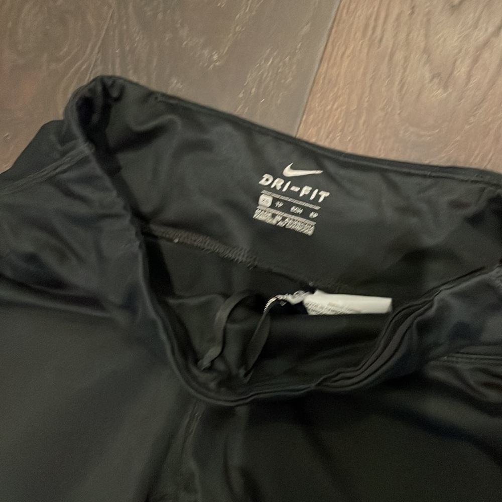 Nike Crop Drawstring Capris - Picture 3 of 8